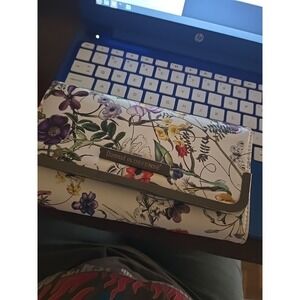 Damsel In Defense Floral Folding Wallet w/ Zipper, Card Slots & ID Window